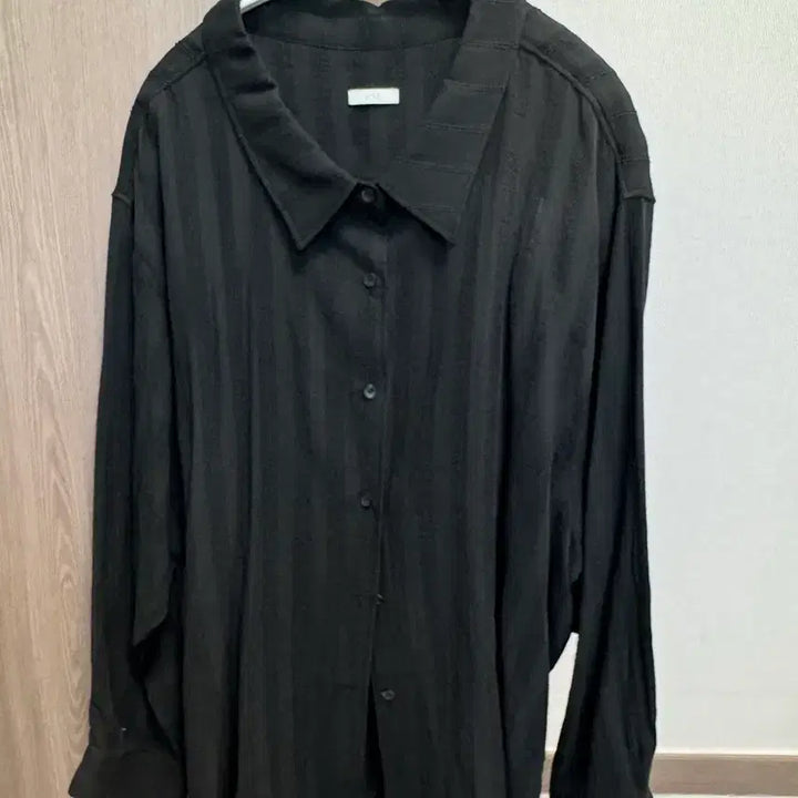 [BUNJANG] Ecris Cutout Shirt / 에크리스 컷아웃셔츠 (새상품)