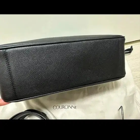 [BUNJANG] Couronne Boate Tote Bag / 쿠론 보아뜨 토트백 블랙