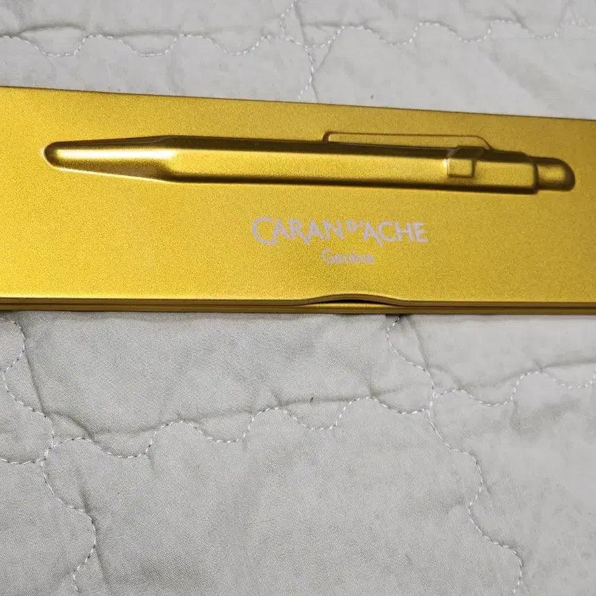 [BUNJANG] K-Pop Merch Store does not carry this item. / 스위스 카렌다쉬849 골드 볼펜