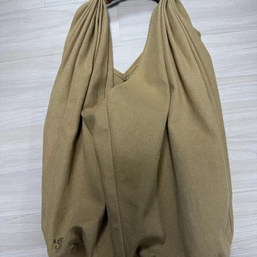 [BUNJANG] Capital Tote Bag / 캐피탈 토트백