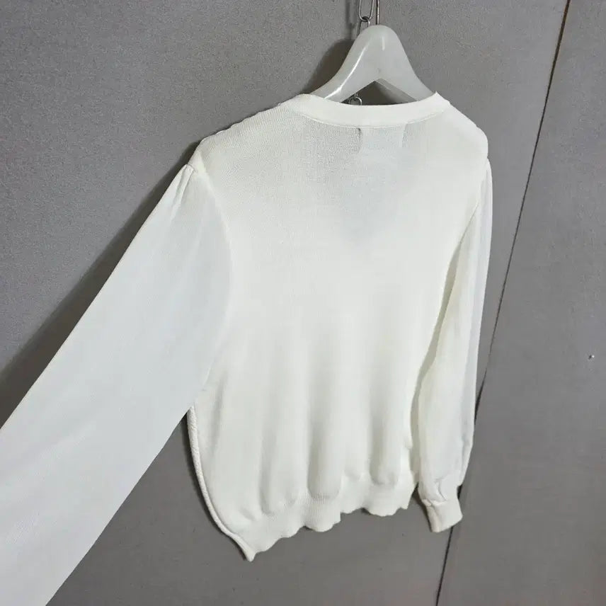 [BUNJANG] FF White Pearl Button V-Neck Knit / 브이넥 진주단추 화이트 니트 FF  n2615