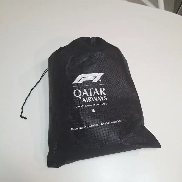 [BUNJANG] Qatar Airways F1 Pajamas Set / 새제품 / 카타르항공 F1 잠옷 + 슬리퍼 세트 / 바지&amp;티셔츠 / 비지