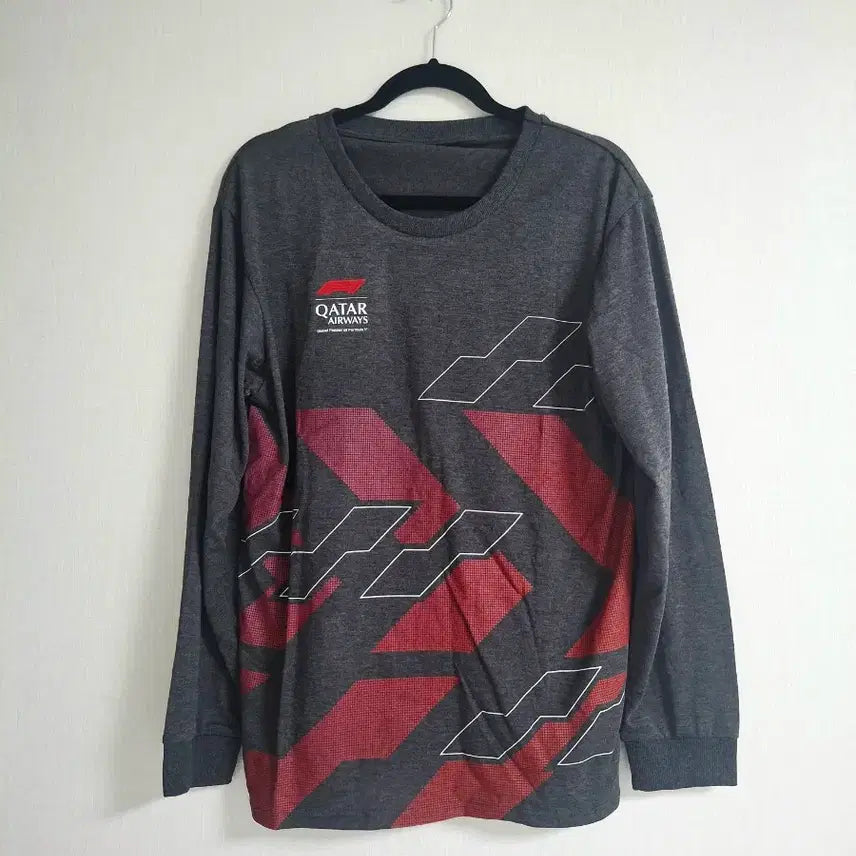 [BUNJANG] Qatar Airways F1 Pajamas Set / 새제품 / 카타르항공 F1 잠옷 + 슬리퍼 세트 / 바지&amp;티셔츠 / 비지