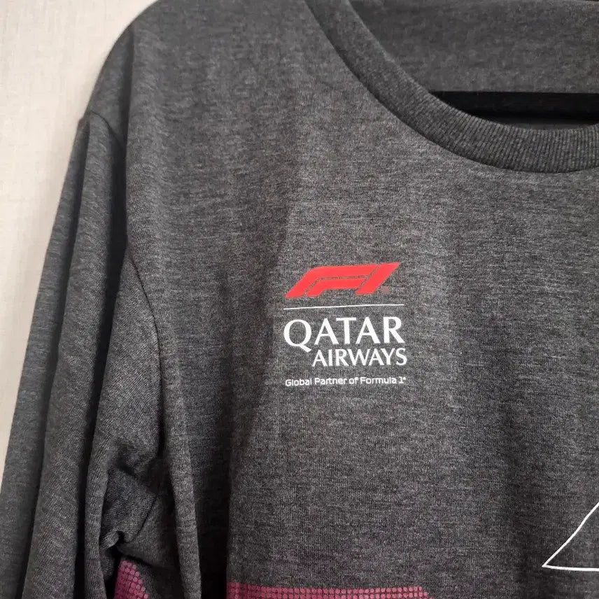 [BUNJANG] Qatar Airways F1 Pajamas Set / 새제품 / 카타르항공 F1 잠옷 + 슬리퍼 세트 / 바지&amp;티셔츠 / 비지