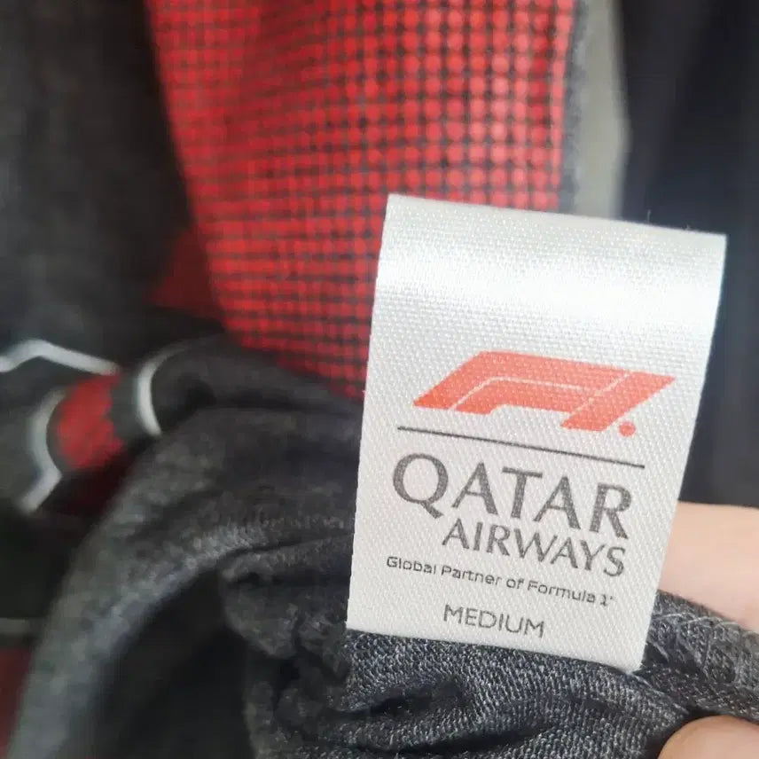 [BUNJANG] Qatar Airways F1 Pajamas Set / 새제품 / 카타르항공 F1 잠옷 + 슬리퍼 세트 / 바지&amp;티셔츠 / 비지
