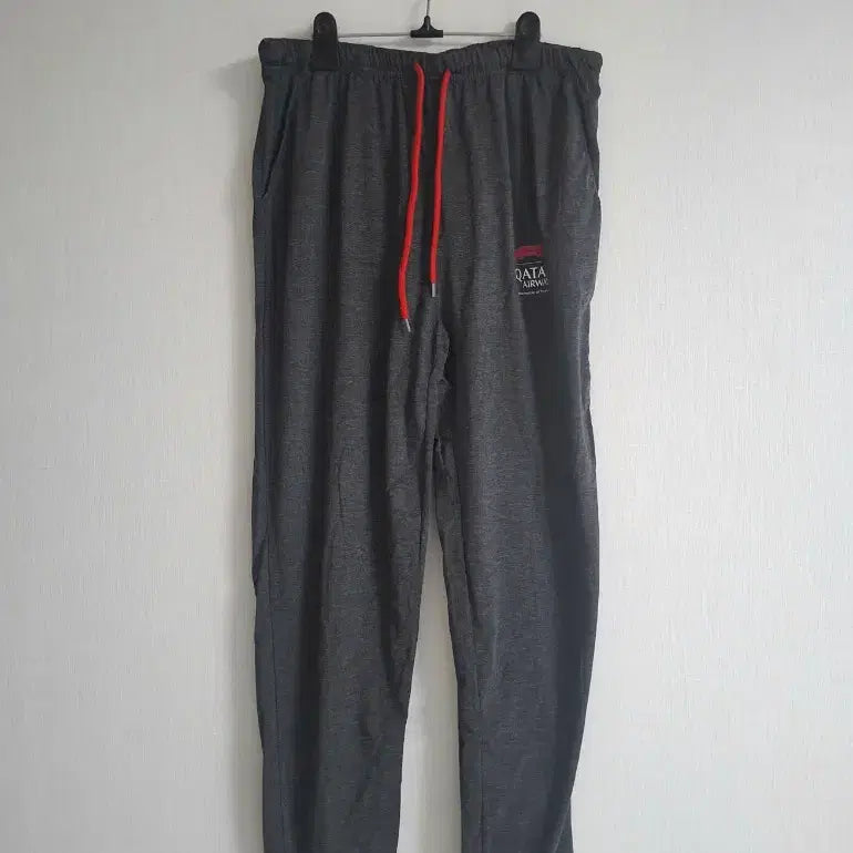 [BUNJANG] Qatar Airways F1 Pajamas Set / 새제품 / 카타르항공 F1 잠옷 + 슬리퍼 세트 / 바지&amp;티셔츠 / 비지