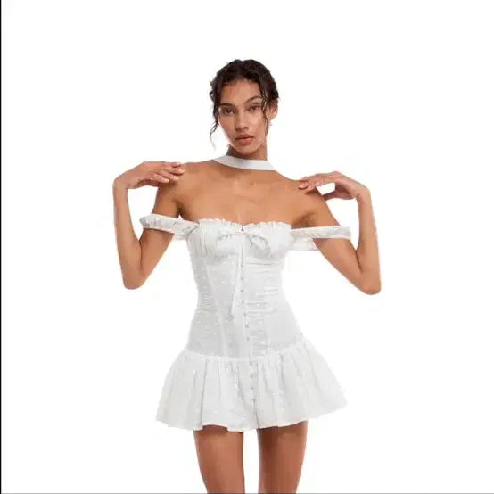 [BUNJANG] Sweet Chilling Embroidered Punching Dress / Sweet Chilling 스위트칠링 자수 펀칭 원피스