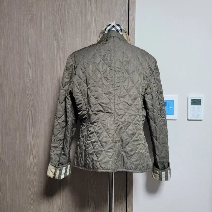 [BUNJANG] Burberry Quilted Jacket - Women's / 버버리 매장판 퀼팅 자켓  여성용