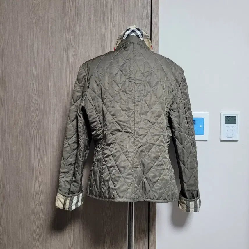 [BUNJANG] Burberry Quilted Jacket - Women's / 버버리 매장판 퀼팅 자켓  여성용