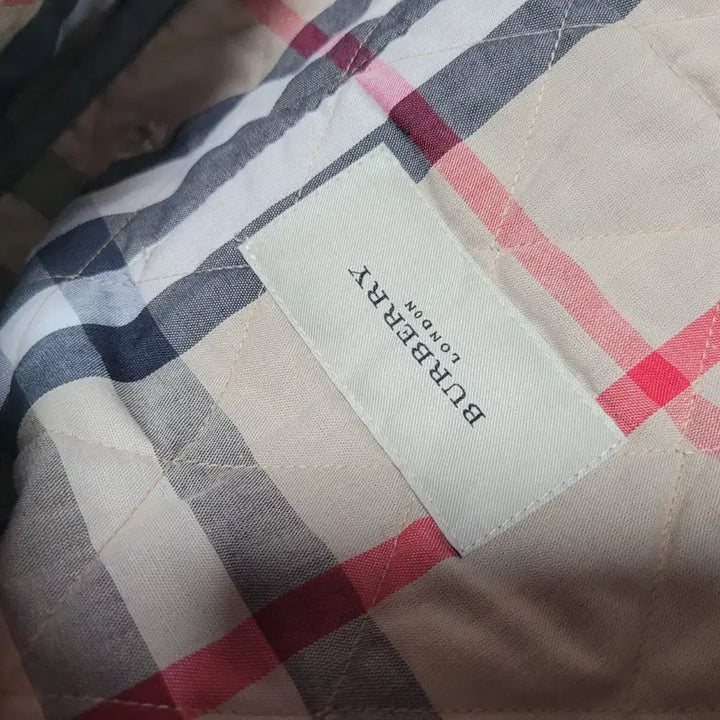 [BUNJANG] Burberry Quilted Jacket - Women's / 버버리 매장판 퀼팅 자켓  여성용