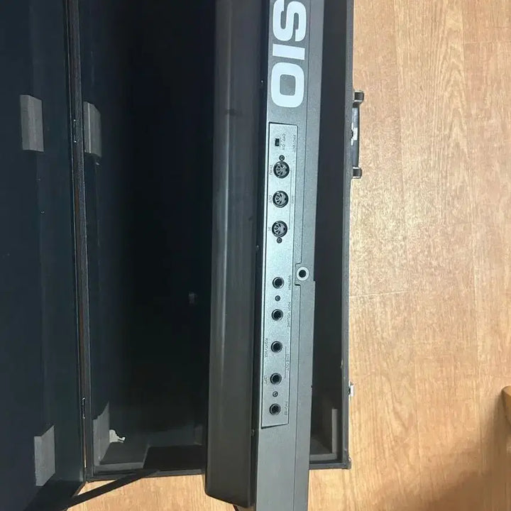 [BUNJANG] Casio CZ-2000S Digital Synthesizer with Hard Case / 카시오 CZ-2000S 디지털 신디사이저 케이스 포함
