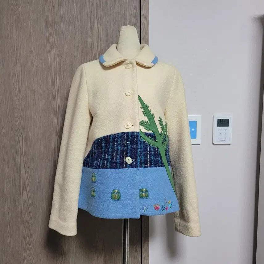 [BUNJANG] ID Look Porta Nuova Ivory Color Block Coat / 아이디룩 PORTA NUOVA 아이보리 배색 디자인 코트