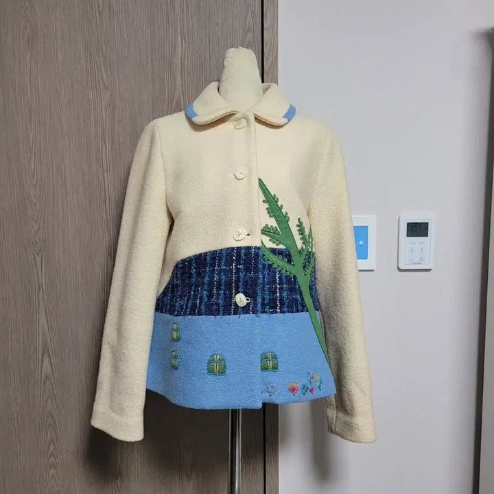 [BUNJANG] ID Look Porta Nuova Ivory Color Block Coat / 아이디룩 PORTA NUOVA 아이보리 배색 디자인 코트