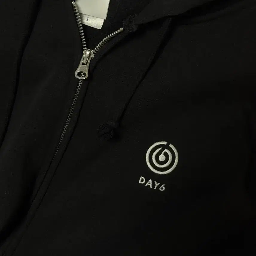 [BUNJANG] DAY6 FOREVER YOUNG Hooded Zip-up (L) / DAY6 데이식스 일본 md 포에버영 후드집업 L