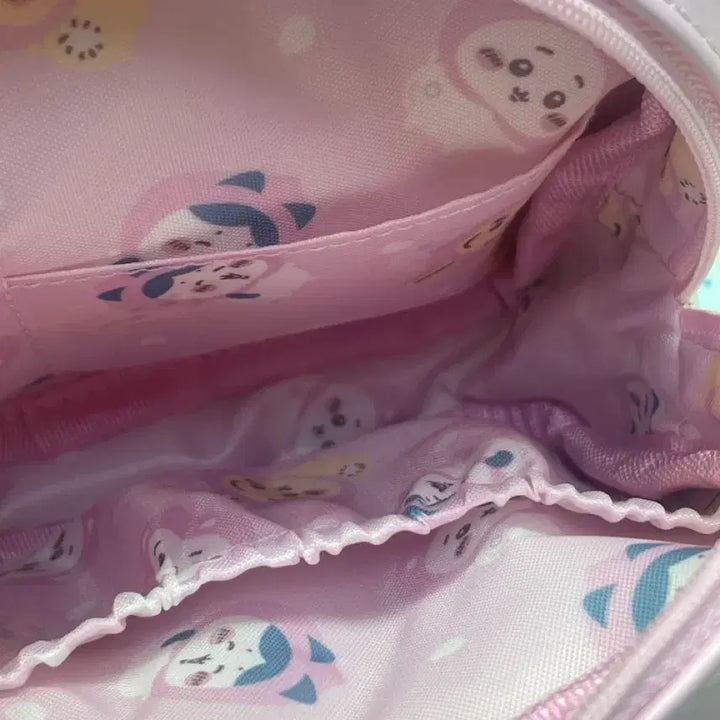 [BUNJANG] Munjakgwi Chiikawa Peach Square Pouch / (파격할인)먼작귀 복숭아 피치 스퀘어 파우치 치이카와 우사기 하치와레