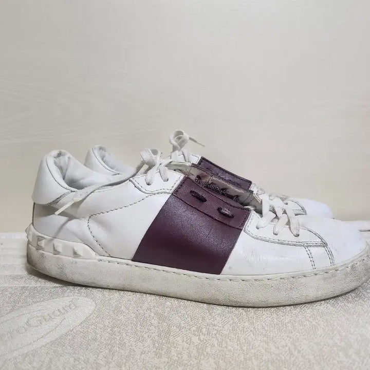 [BUNJANG] Valentino Garavani Rockstud Sneakers (Size 270) / 발렌티노 락스터드 가라바니 스니커즈 270