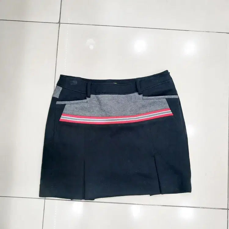[BUNJANG] Louis Castel Golf Skirt / 루이까스텔 76 약30사이즈 검정 겨울 골프 치마 안에속반바지있어요 중고