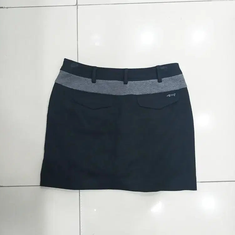 [BUNJANG] Louis Castel Golf Skirt / 루이까스텔 76 약30사이즈 검정 겨울 골프 치마 안에속반바지있어요 중고