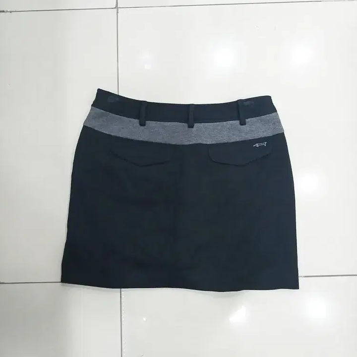 [BUNJANG] Louis Castel Golf Skirt / 루이까스텔 76 약30사이즈 검정 겨울 골프 치마 안에속반바지있어요 중고