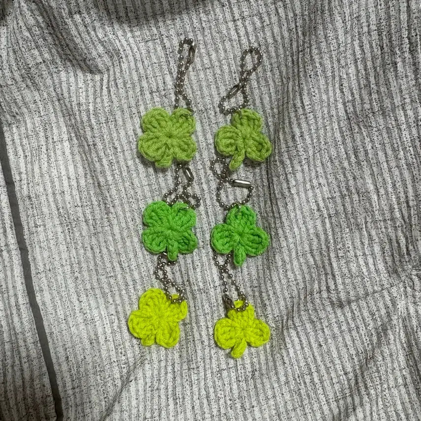 [BUNJANG] Handmade Knitted Four-Leaf Clover Keyring / 3+1 뜨개 네잎클로버 키링