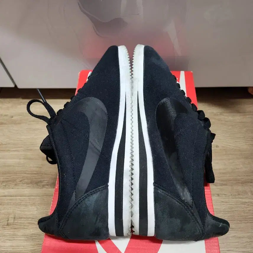 [BUNJANG] Nike Classic Cortez Fleece Sneakers (255) / 나이키 클래식 코르테즈 플리스 255