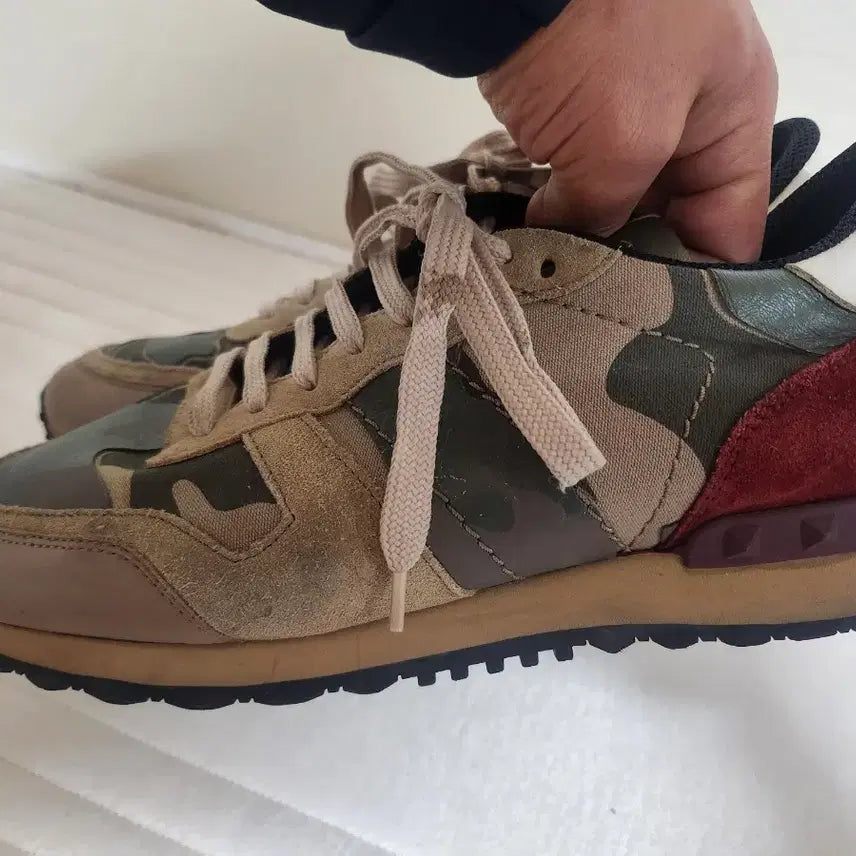 [BUNJANG] Valentino Camo Rockstud Sneakers (Size 265) / 발렌티노 카모 락스터드 스니커즈 265