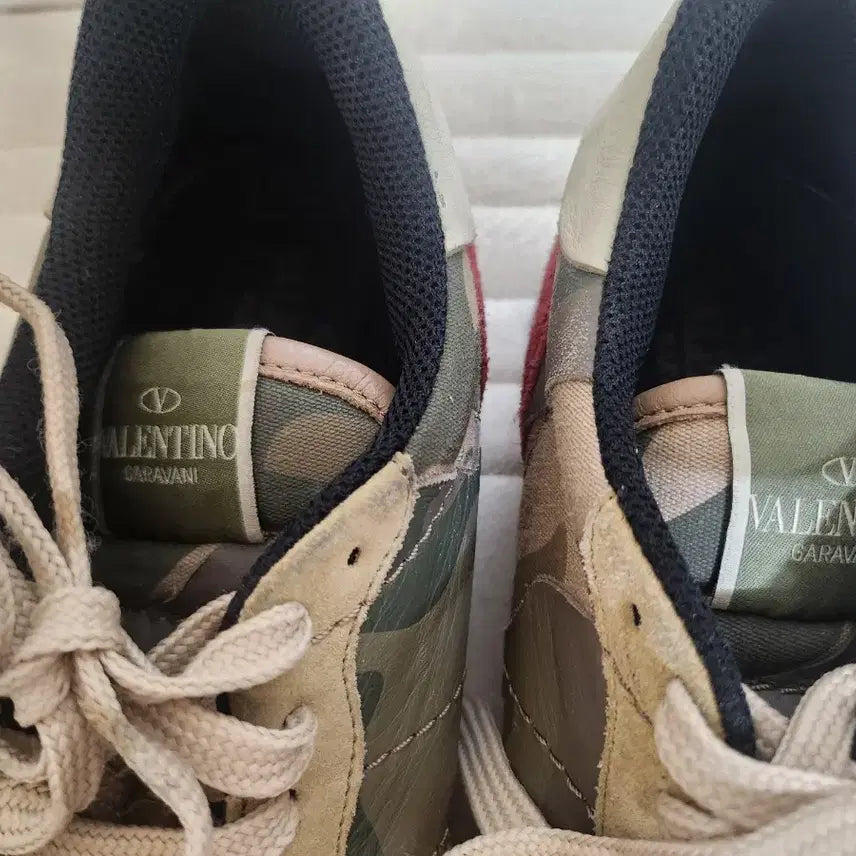 [BUNJANG] Valentino Camo Rockstud Sneakers (Size 265) / 발렌티노 카모 락스터드 스니커즈 265