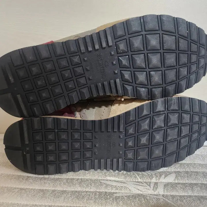 [BUNJANG] Valentino Camo Rockstud Sneakers (Size 265) / 발렌티노 카모 락스터드 스니커즈 265