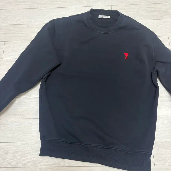 [BUNJANG] Ami Small Logo Sweatshirt Navy / 아미 스몰 로고 맨투맨 네이비 백화점판