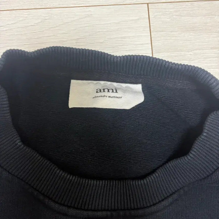 [BUNJANG] Ami Small Logo Sweatshirt Navy / 아미 스몰 로고 맨투맨 네이비 백화점판