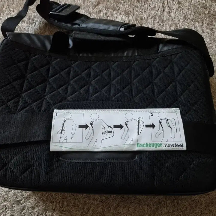 [BUNJANG] Targeted Black Messenger Bag (New) / 타게티 toweled 블랙 메신저백(새상품)