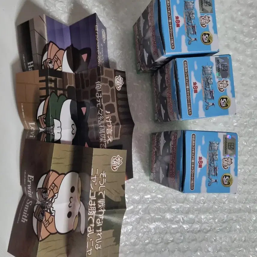 [BUNJANG] Attack on Titan Levi, Erwin, and Hange Acrylic Board Bundle Set / 메가캣 진격의 거인 피규어 리바이 앨빈 한지 간부조 C상 아크릴보드 일괄