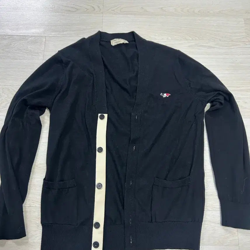 [SOLD OUT] 메종키츠네 블랙 가디건 폭스 자수