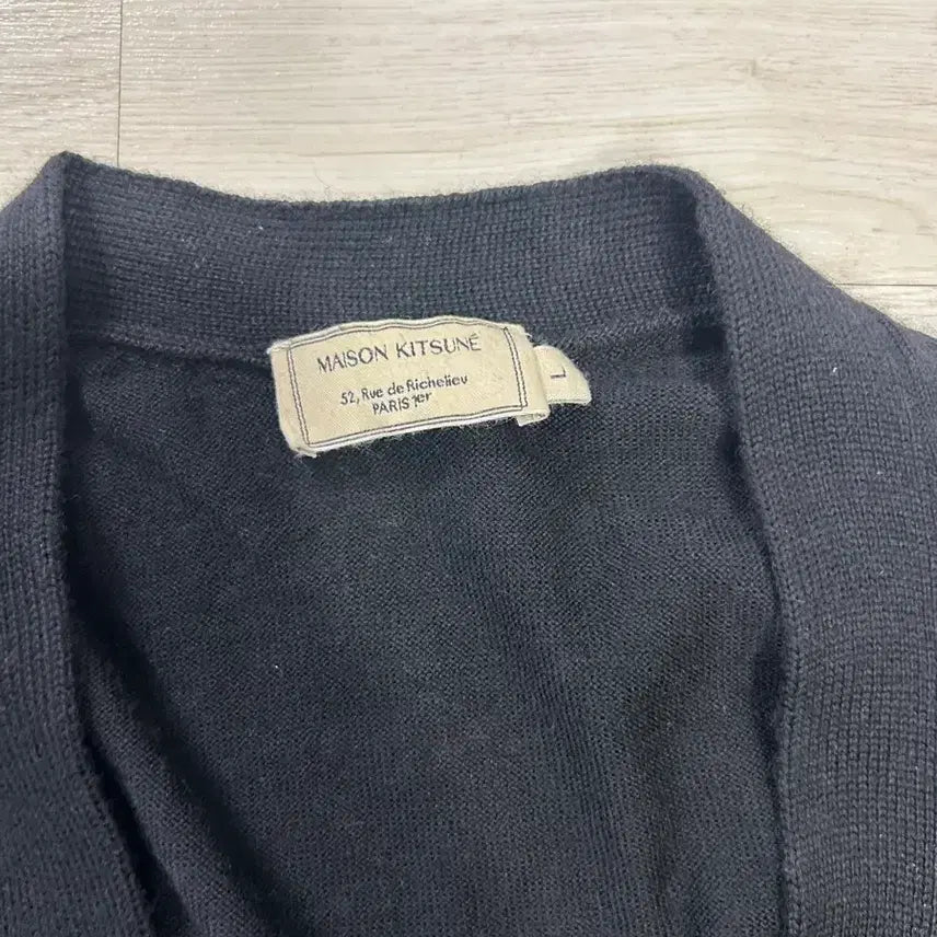[SOLD OUT] 메종키츠네 블랙 가디건 폭스 자수
