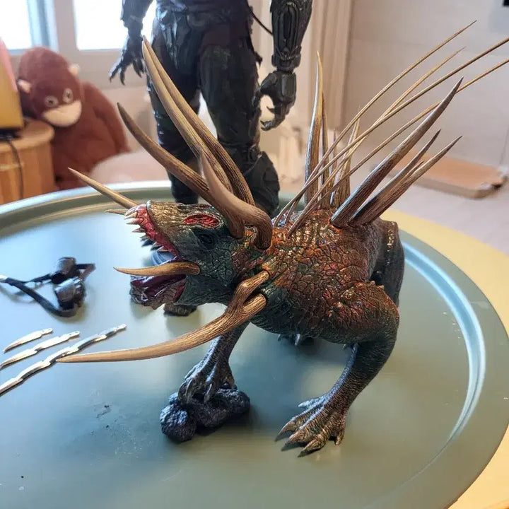 [SOLD OUT] 핫토이 트랙커 프레데터 12인치 액션 관절 피규어