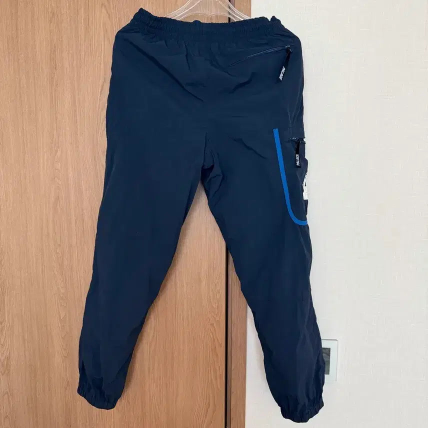 [BUNJANG] Palace Overpark Shell Pants / 팔라스 오버파크 쉘팬츠