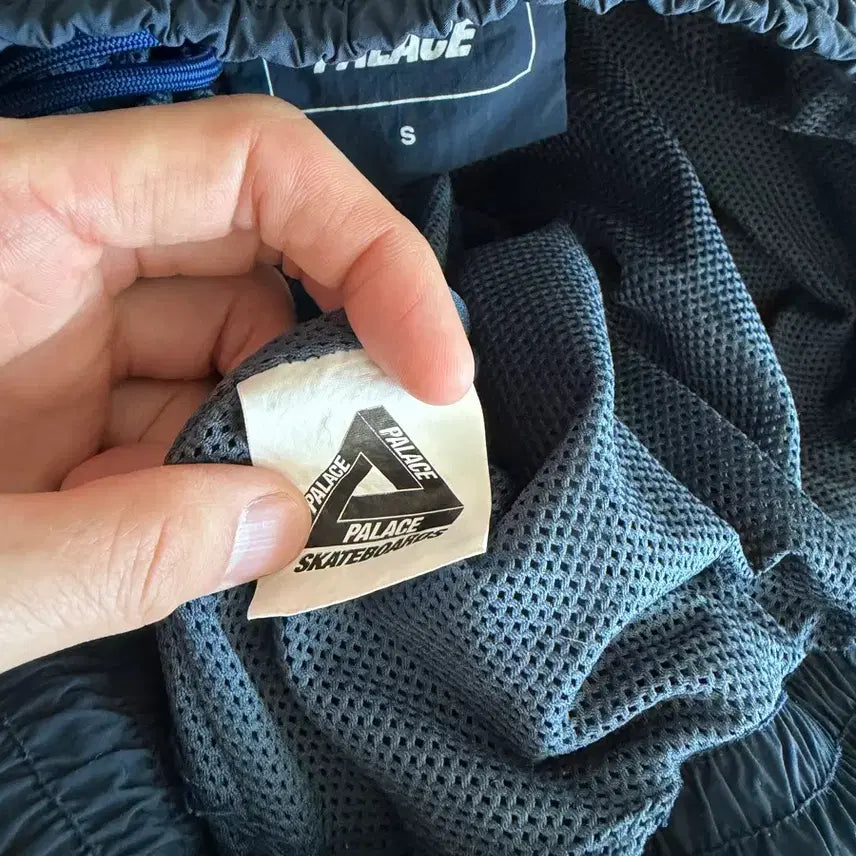 [BUNJANG] Palace Overpark Shell Pants / 팔라스 오버파크 쉘팬츠