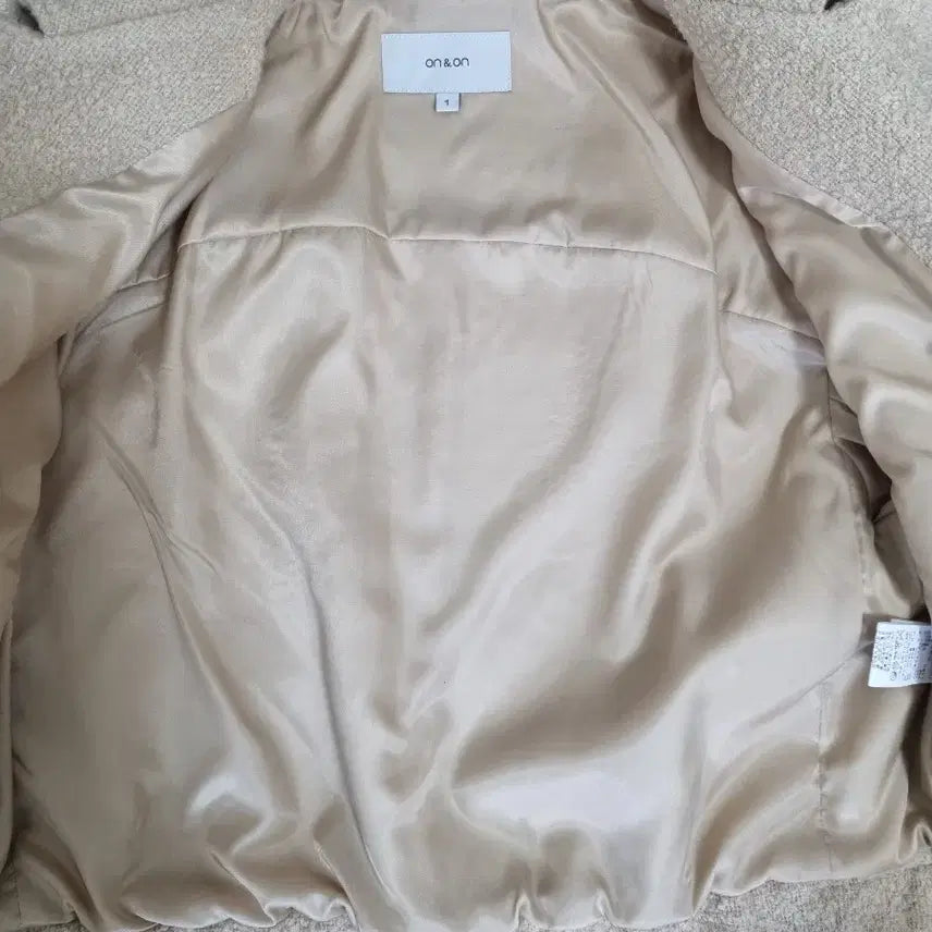 [BUNJANG] ON&ON Out Pocket Short Boucle Wool Jacket (Beige, Size 55) / (새제품)온앤온 아웃포켓 숏부클 양모자켓. 55사이즈(루즈핏). 베이지