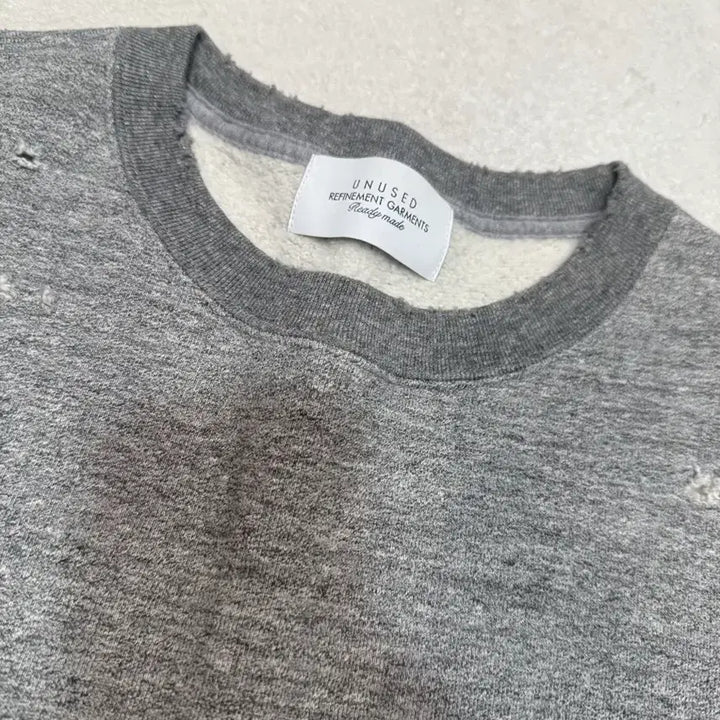 [BUNJANG] Unused Damage Sweatshirt 3 / 언유즈드 데미지 스웻셔츠 3