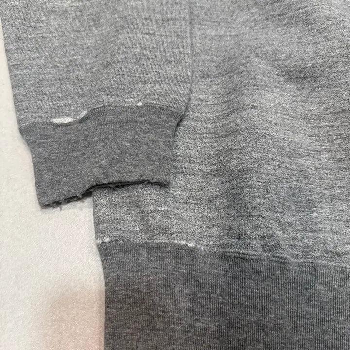 [BUNJANG] Unused Damage Sweatshirt 3 / 언유즈드 데미지 스웻셔츠 3