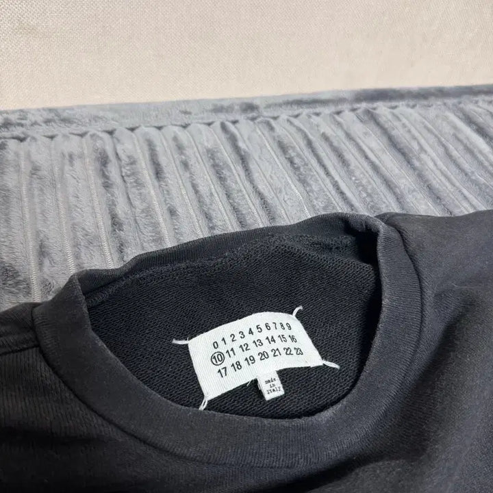 [BUNJANG] Maison Margiela Reverse Logo Stitch Sweatshirt / [정품/52]메종마르지엘라 리버스로고 스티치 맨투맨