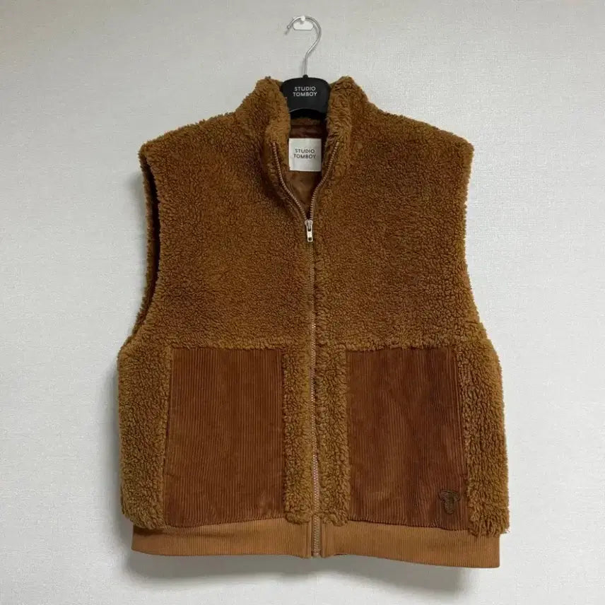 [BUNJANG] Studio Tomboy Fleece Vest / 스튜디오 톰보이 뽀글이 조끼