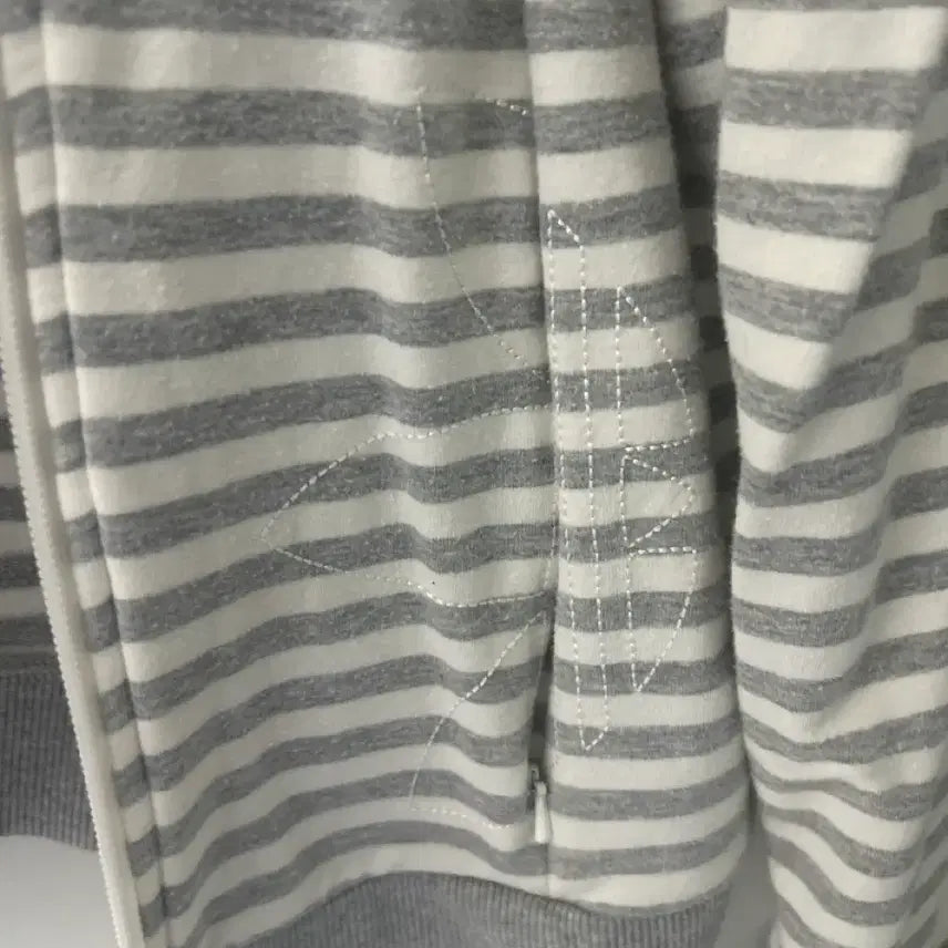[BUNJANG] Wise Girl Vintage Adidas Striped Zip-up Gray / 와이즈걸 빈티지 아디다스 스트라이프 집업 그레이