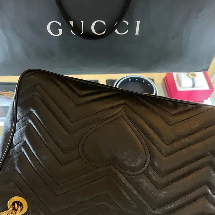 [BUNJANG] Gucci GG Marmont Medium Shoulder Bag / [정품] 구찌 GG 마몽 체인 숄더백 미디움