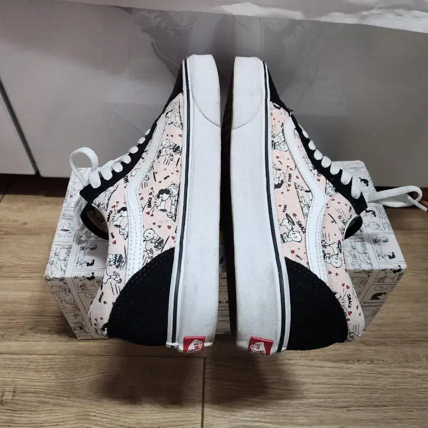 [BUNJANG] Vans Old Skool Snoopy Sneakers / 반스 올드스쿨 스누피 260
