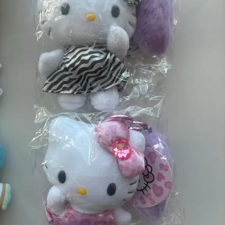 [BUNJANG] Sanrio Kitty Gogo Girl Collection Tail Mascot Keyring Set / 특가)산리오 키티 고고걸 컬렉션 꼬리 마스코트 키링 갸루 태닝키티 세트