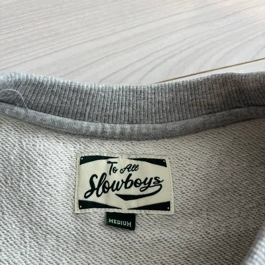 [BUNJANG] Beslow Sweatshirt (Size M) / 비슬로우 맨투맨 m사이즈(105)