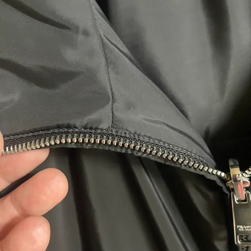 [BUNJANG] Prada Reversible Windbreaker Jacket / 프라다 후드 리버서블 양면 바람막이