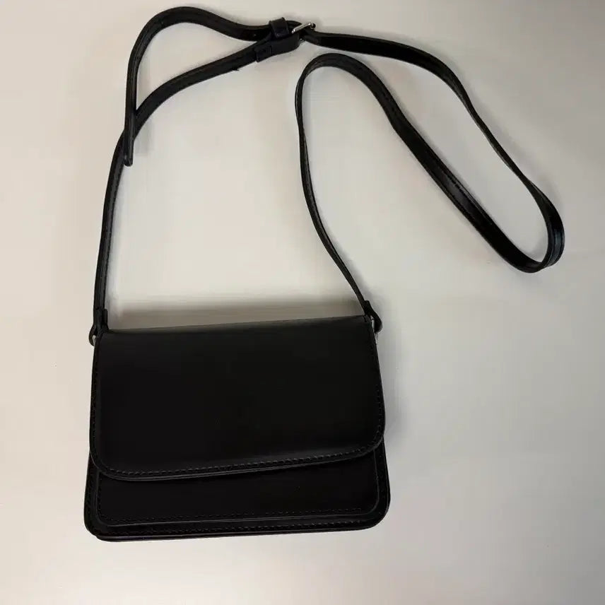 [BUNJANG] SOLOIST Black Mini Crossbody Bag / 솔로이스트 블랙 미니 백