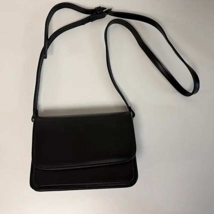 [BUNJANG] SOLOIST Black Mini Crossbody Bag / 솔로이스트 블랙 미니 백